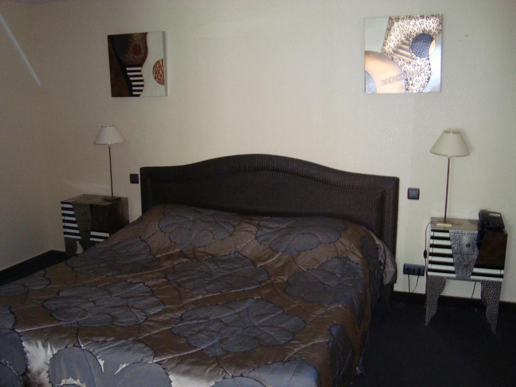 Hotel De La Croix D'Or Avranches Habitación foto