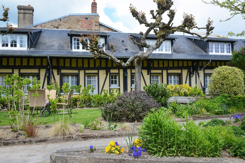 Hotel De La Croix D'Or Avranches Exterior foto